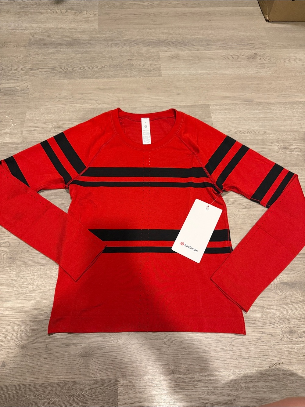 NWT Lululemon Swiftly Tech long sleeve 2.0 race length